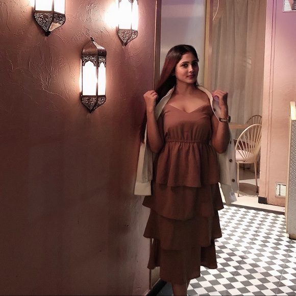 Skin colour ruffle dress - Picture 3 of 3